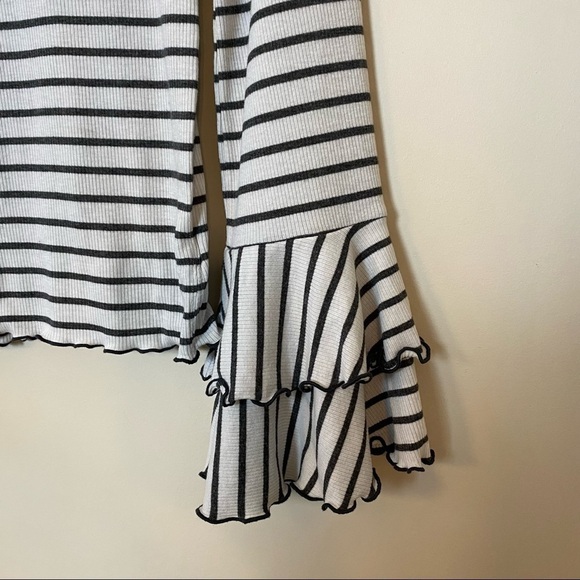 Free People- The Good Finds Ruffle Cuff Top (Size:Small) - Picture 5 of 8